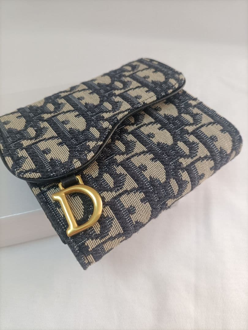 三つ折り 小銭入れ ねむ