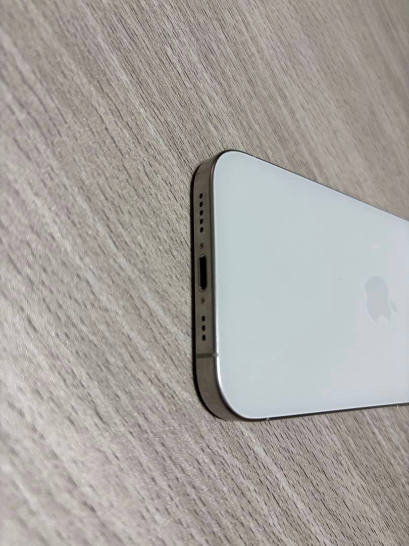 iPhone15 Pro 256GB ホワイトチタニウム