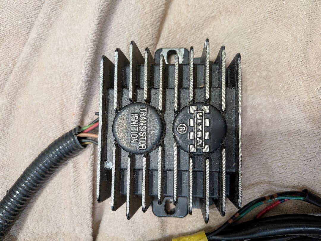 カメアリエンジンワークス製L型６気筒用レースデスビ