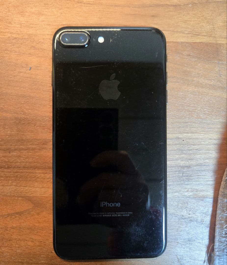 【au】iPhone7 Plus ジェットブラック128GB 電池容量94%