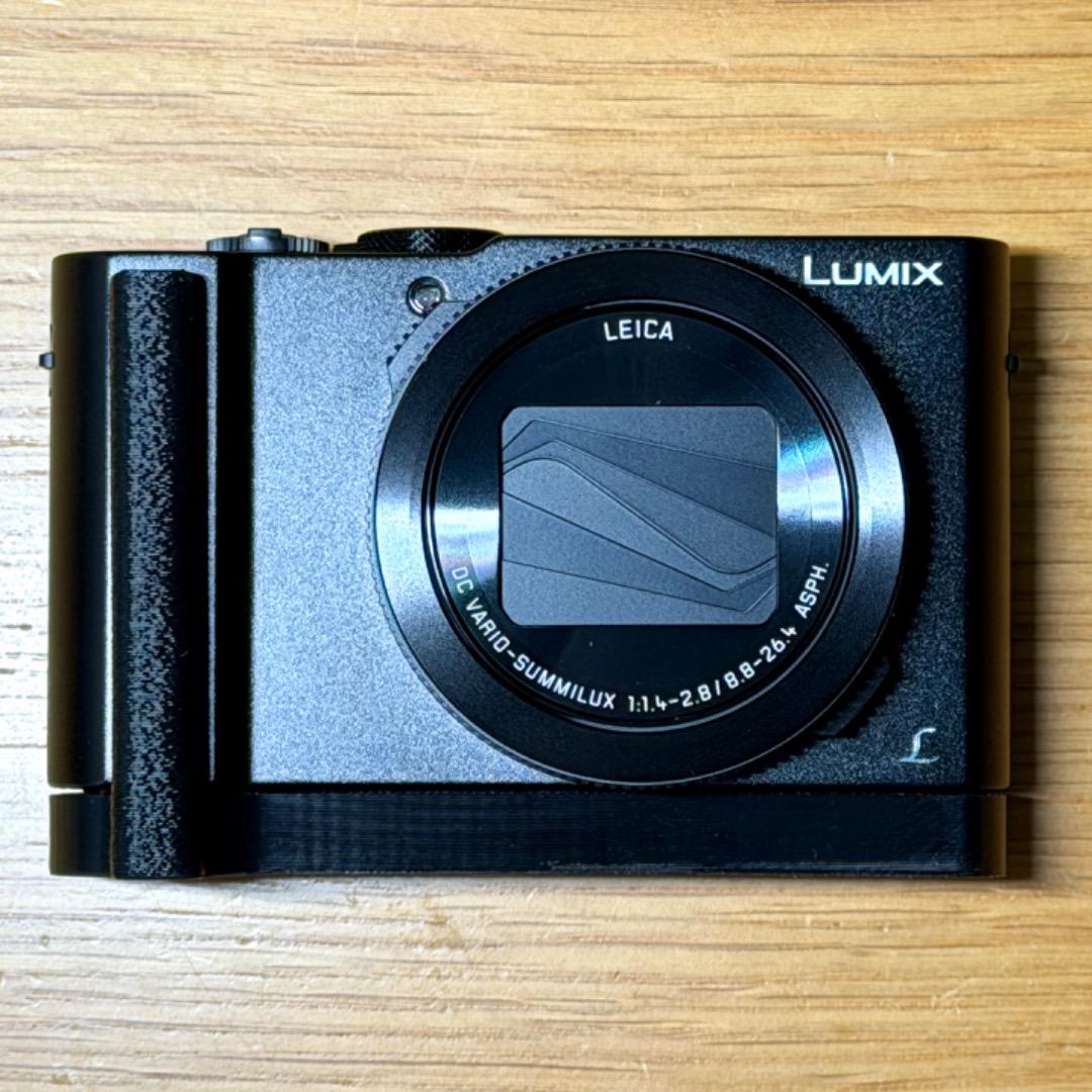 【新同品】LUMIX LX9 ブラック　グリップ付き