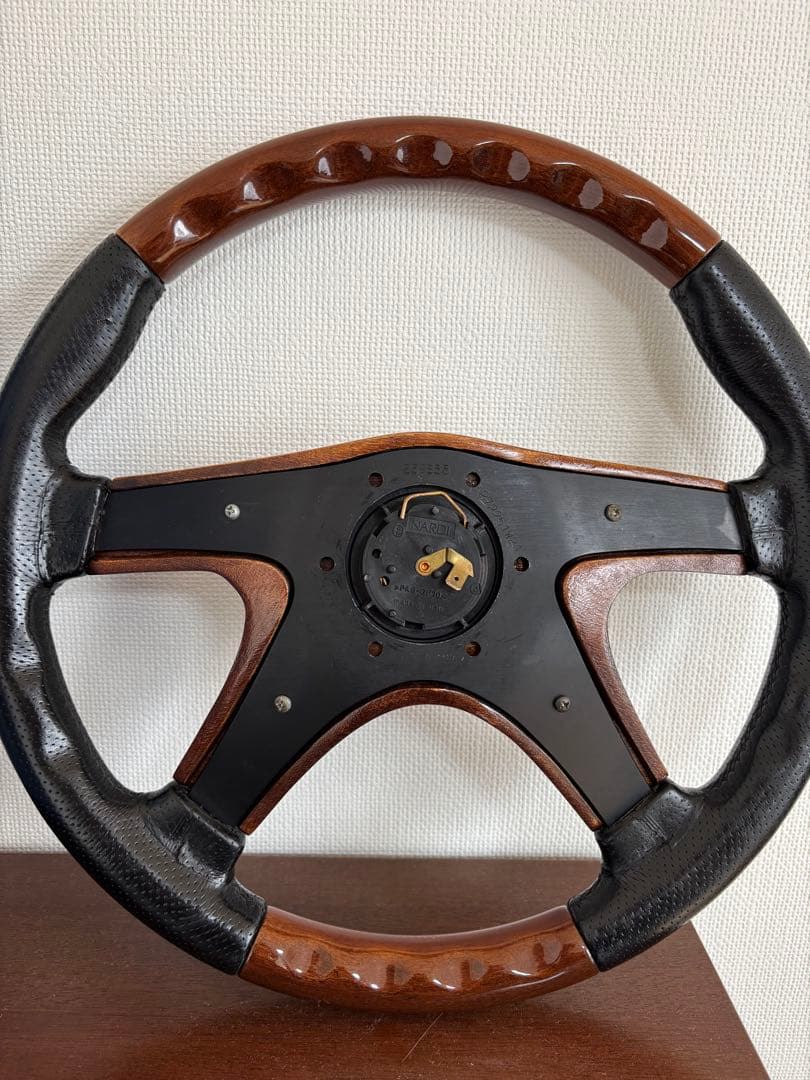 希少 ナルディ ウッドステアリング　ホーン付き