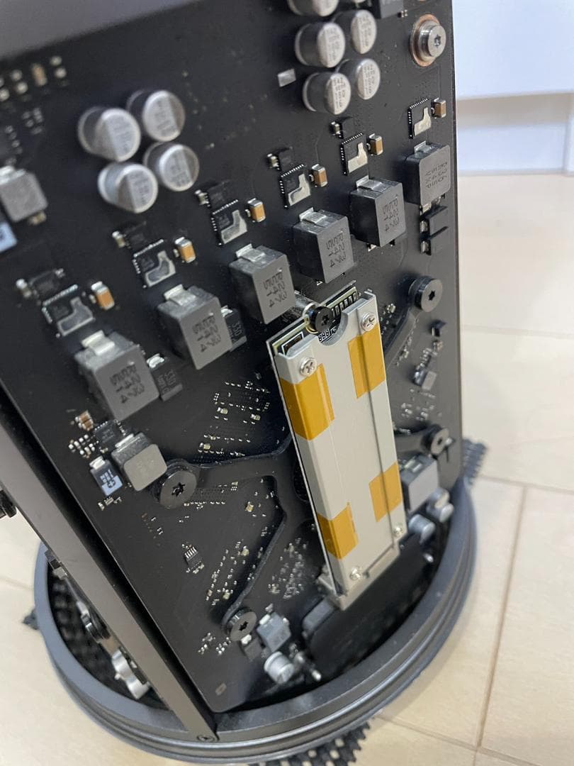 Mac Pro Late2013③D300 mem:32GB SSD:1TB