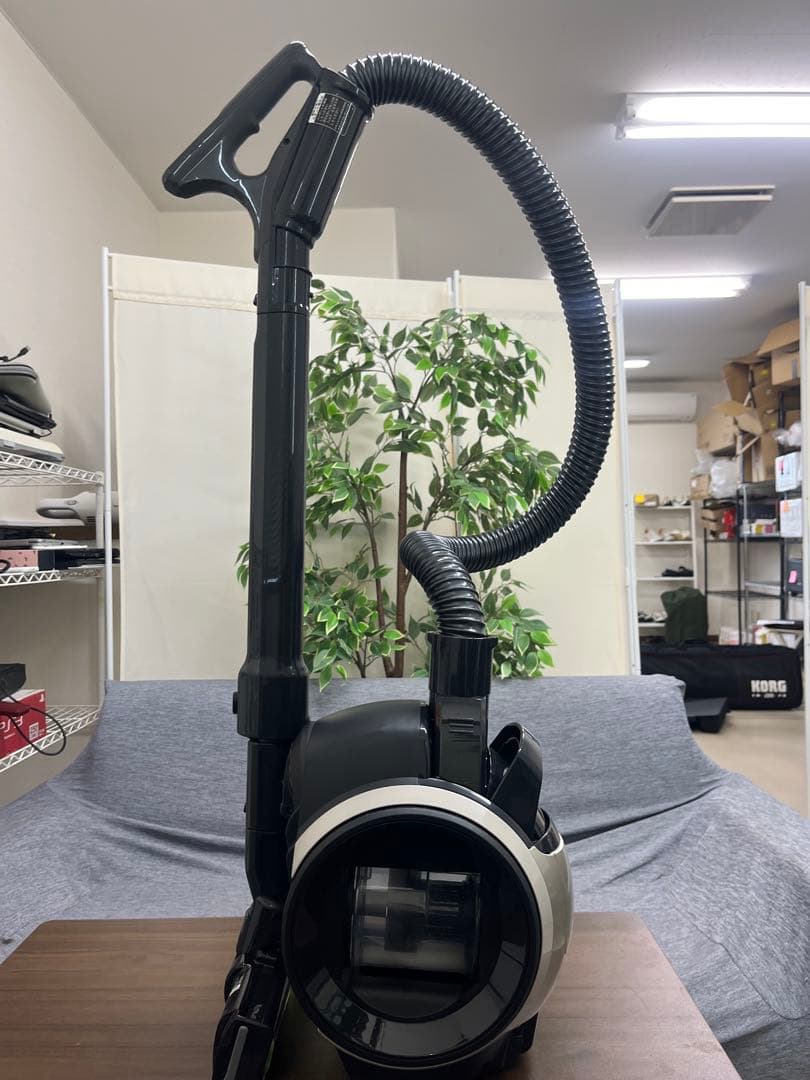 シャープ EC-U100 遠心分離キャニスター掃除機 サイクロン式 コード式　T