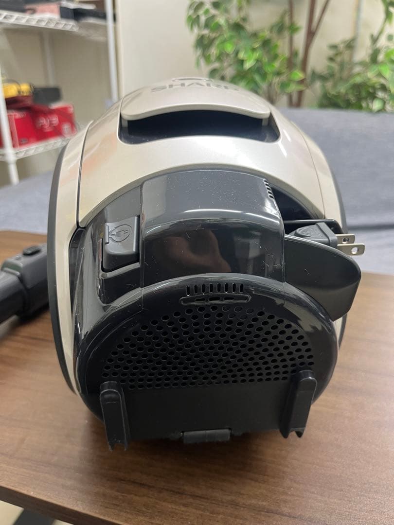シャープ EC-U100 遠心分離キャニスター掃除機 サイクロン式 コード式　T