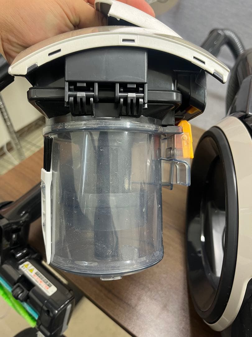 シャープ EC-U100 遠心分離キャニスター掃除機 サイクロン式 コード式　T