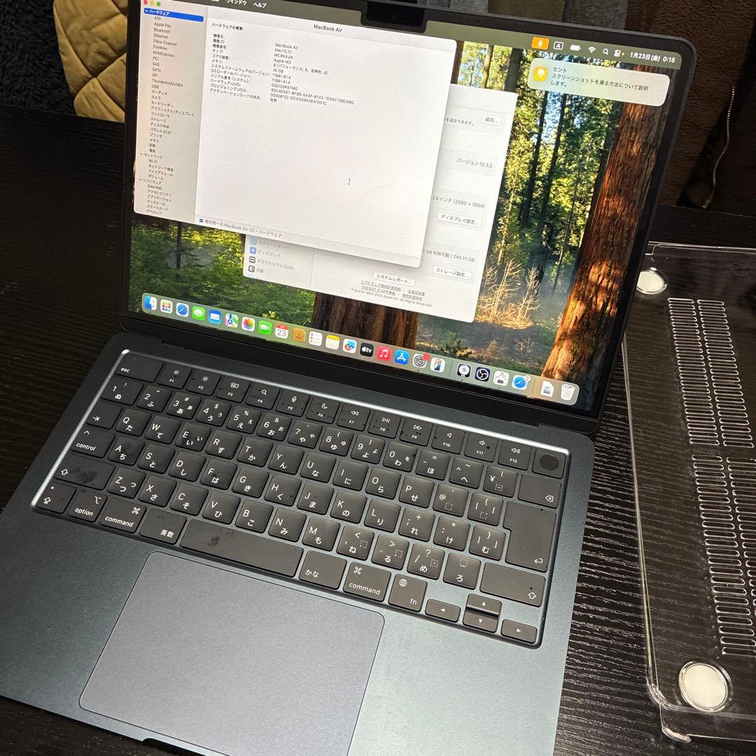 Apple MacBook Air (M3, 16GB) 13.6インチ