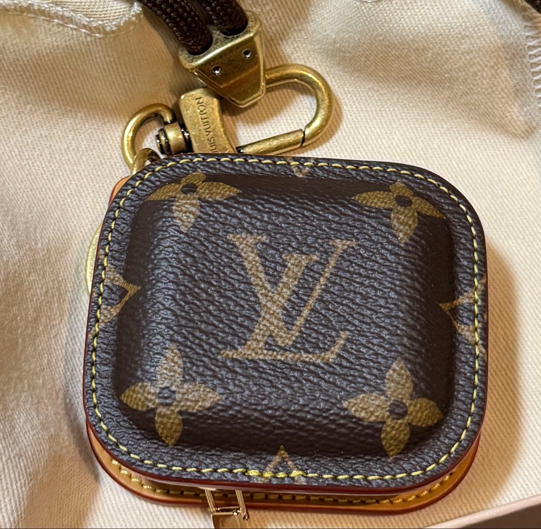 LOUIS VUITTON AIRPODS ケース LVチェーン ルイヴィトン