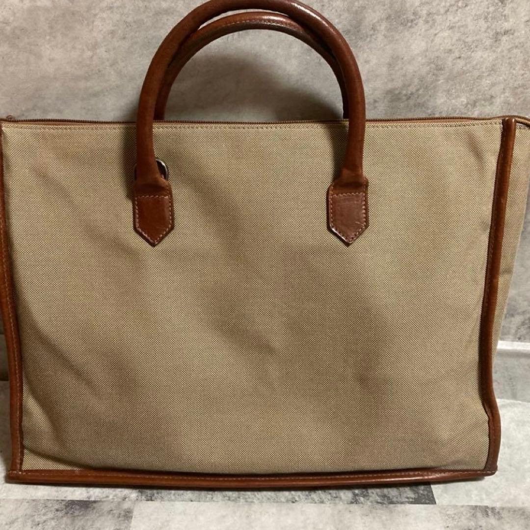 美品　イルビゾンテ　ビッグロゴ　ビジネス　ブリーフ　バッグ　カーキ