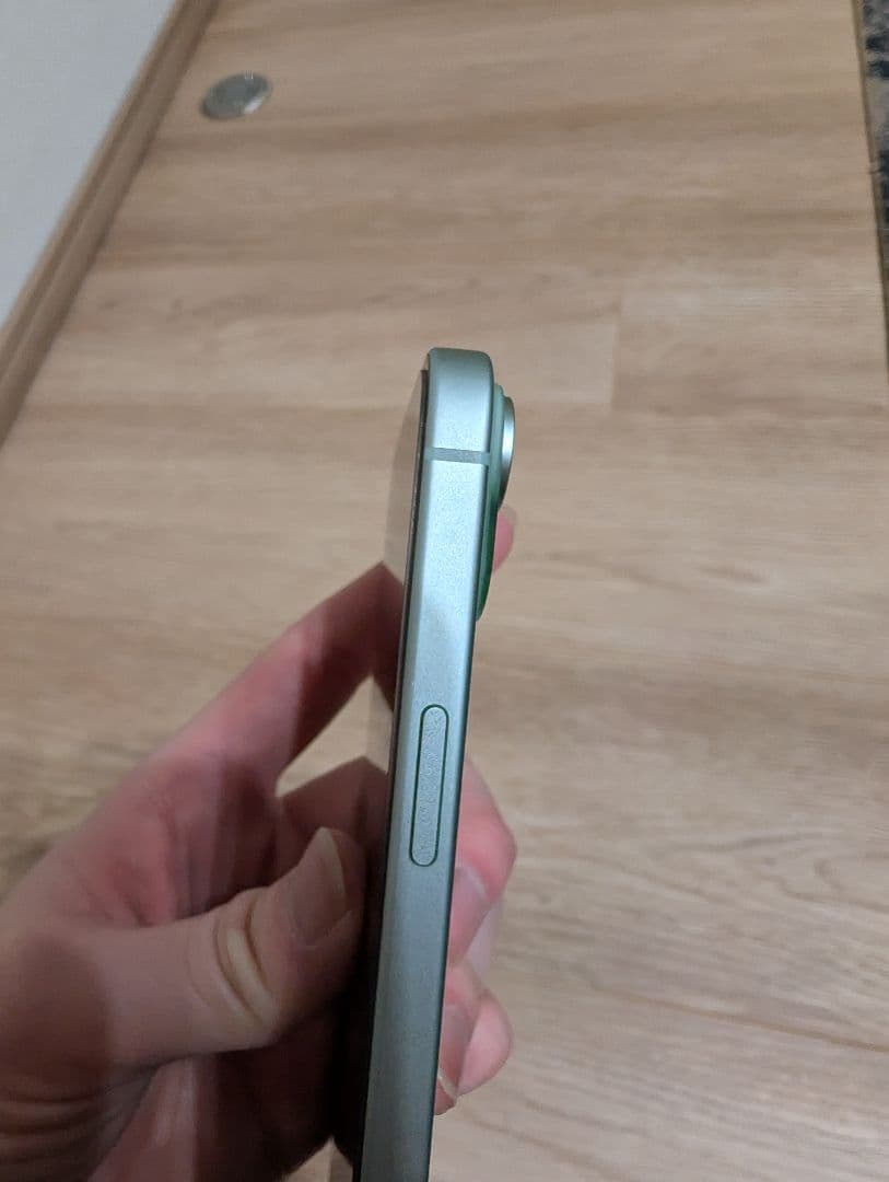 iPhone 15 128GB SIMフリー 本体 グリーン 美品