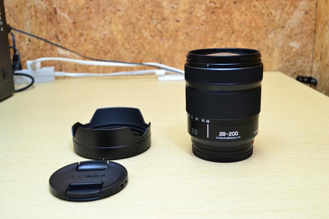 LUMIX S 28-200 mm F4-7.1 　S-R28200