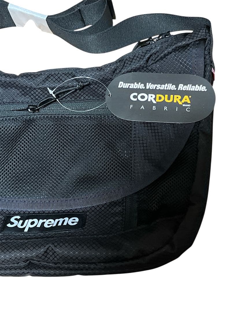 人気ブランド◎【Supreme】 メッセンジャーバッグ ブラック CORDURA