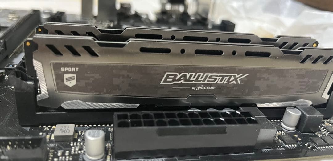 ASRock Z390 Pro4 マザーボード CPUとメモリ付き