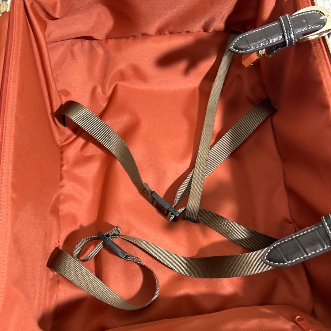 未使用　SWANY トランクキャリーバッグ クロコダイル型