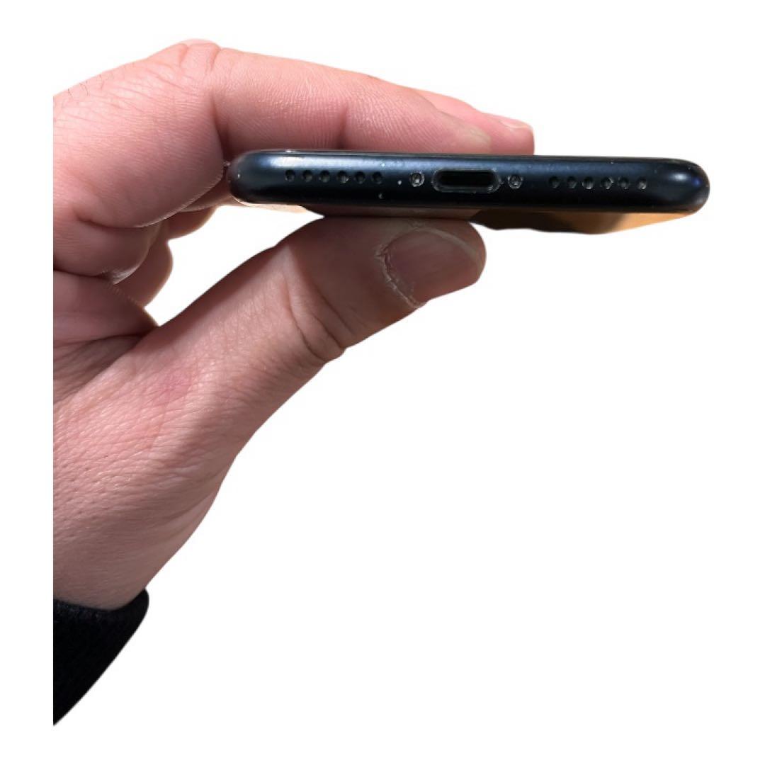 iPhone SE 第3世代（64GB・ブラック）ジャンク品です。