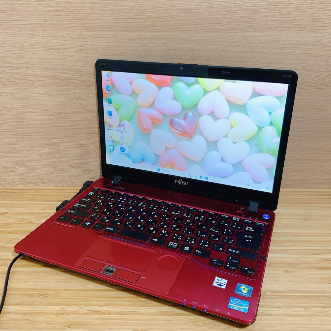 カメラ付PC✨ノートパソコン　windows11✨オフィス付き✨薄型　軽量✨美品