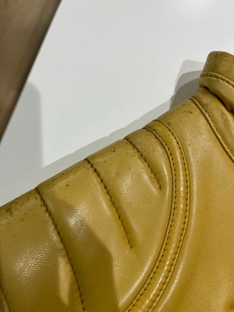 レ*求様 GUCCI レザーベスト黄色　サイズ表記48