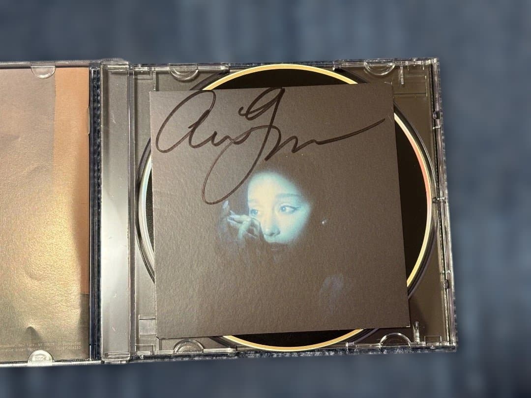 直筆サイン入り アリアナグランデ「エターナルサンシャイン」 CD