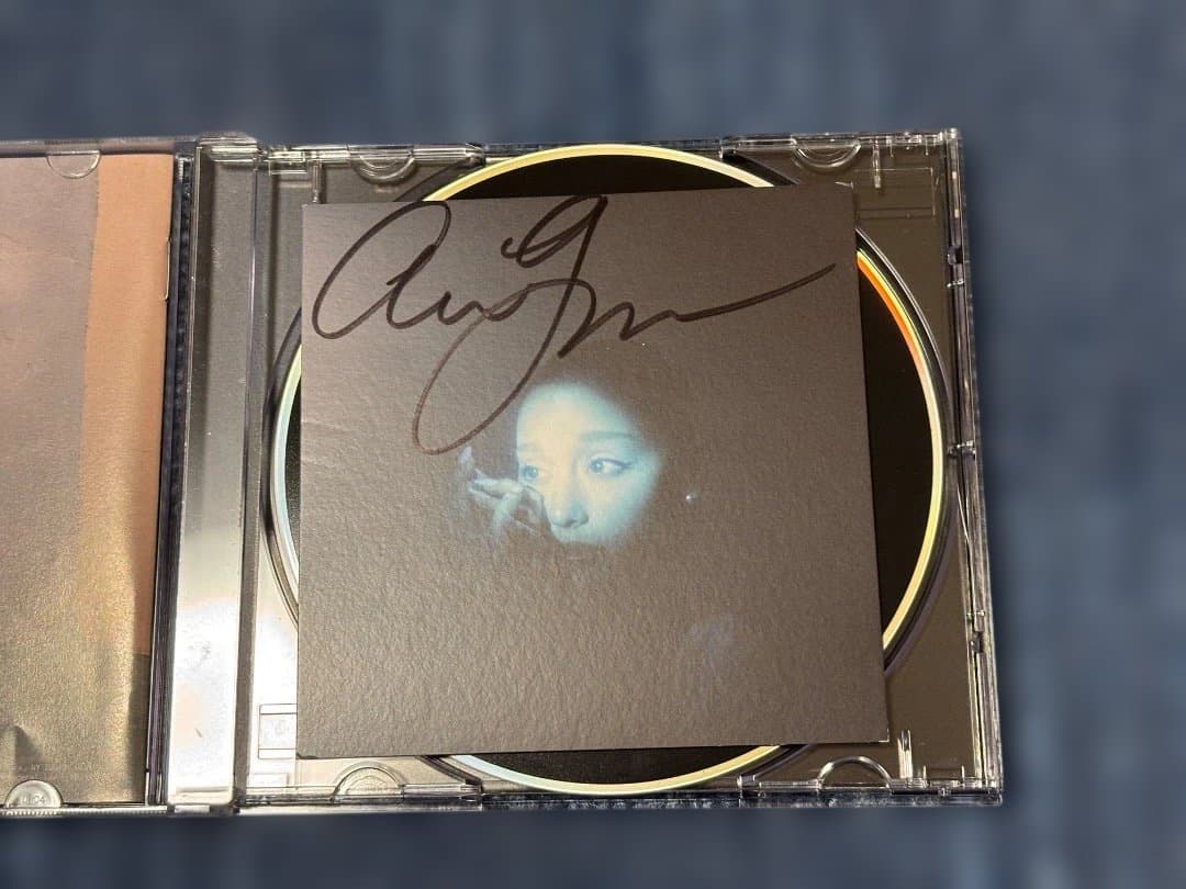 直筆サイン入り アリアナグランデ「エターナルサンシャイン」 CD