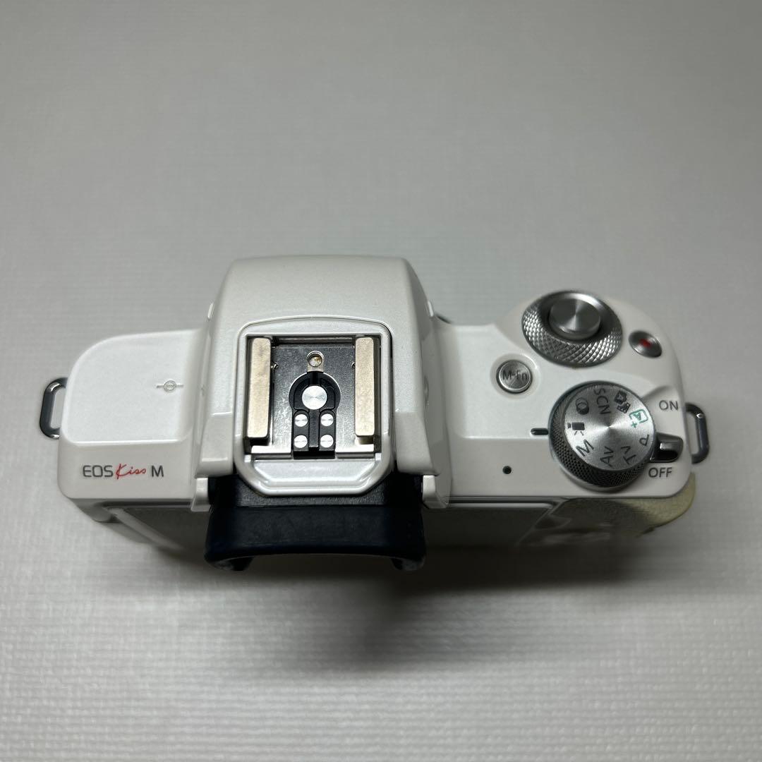 Canon EOS Kiss M ダブルズーム ホワイト
