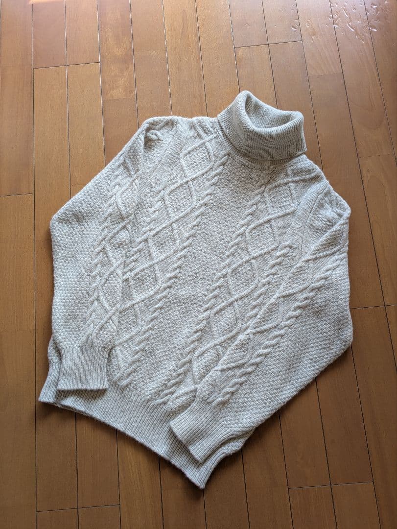 英国伝統 最上級素材 William Lockie タートルネック ニット