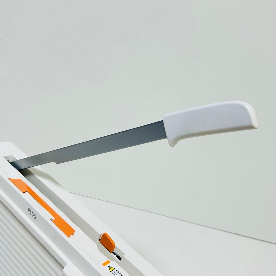 【極美品】PLUS コンパクト断裁機 PK-113 ペーパーカッター