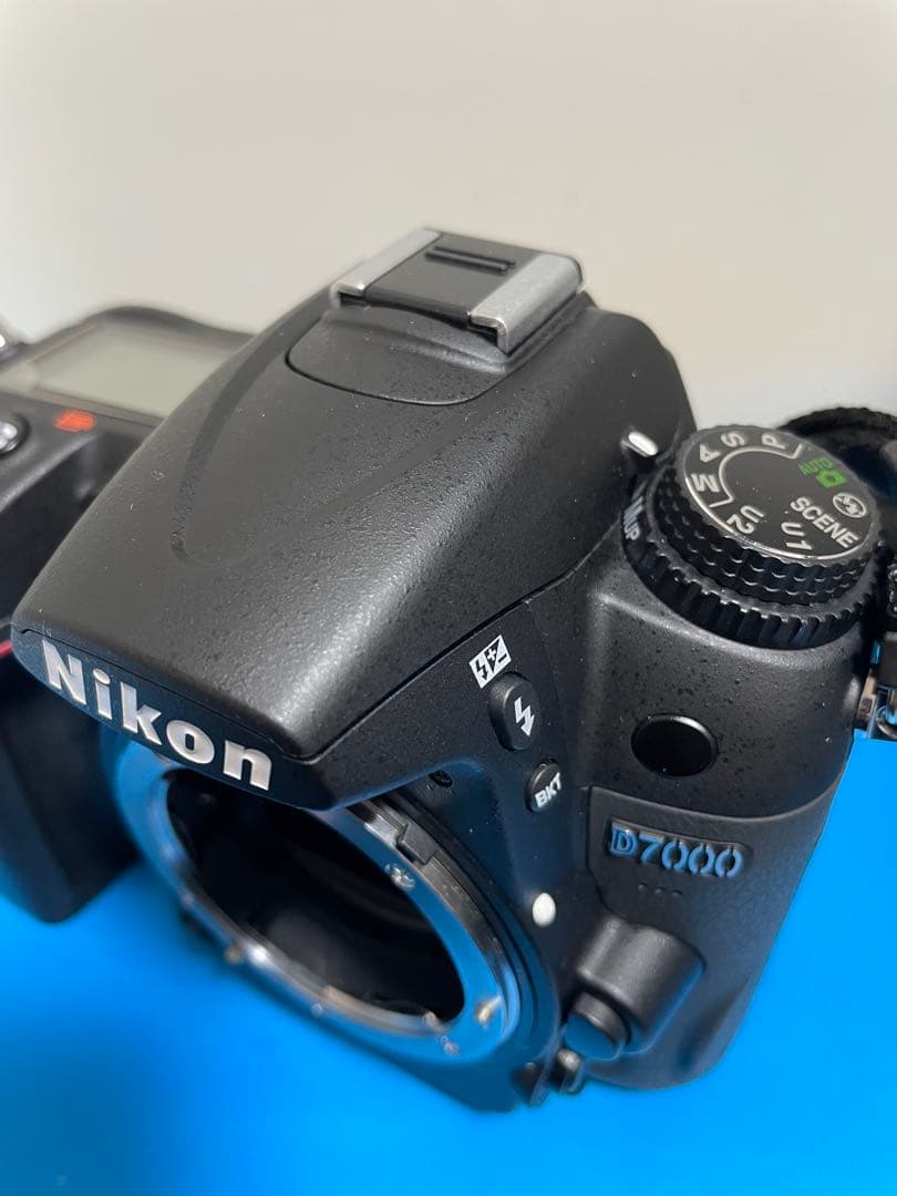 ■動作品　ニコンNikon D7000 デジタル一眼レフ　ショット数2百回台