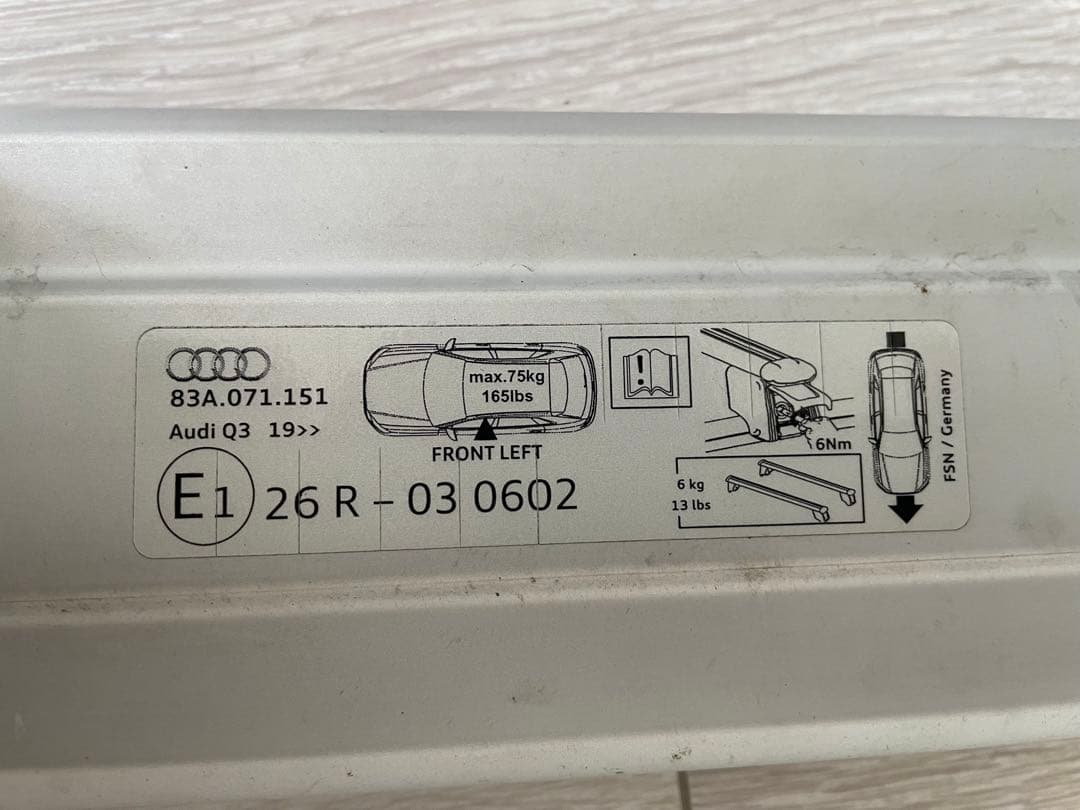 アウディ純正ルーフバーQ3対応
