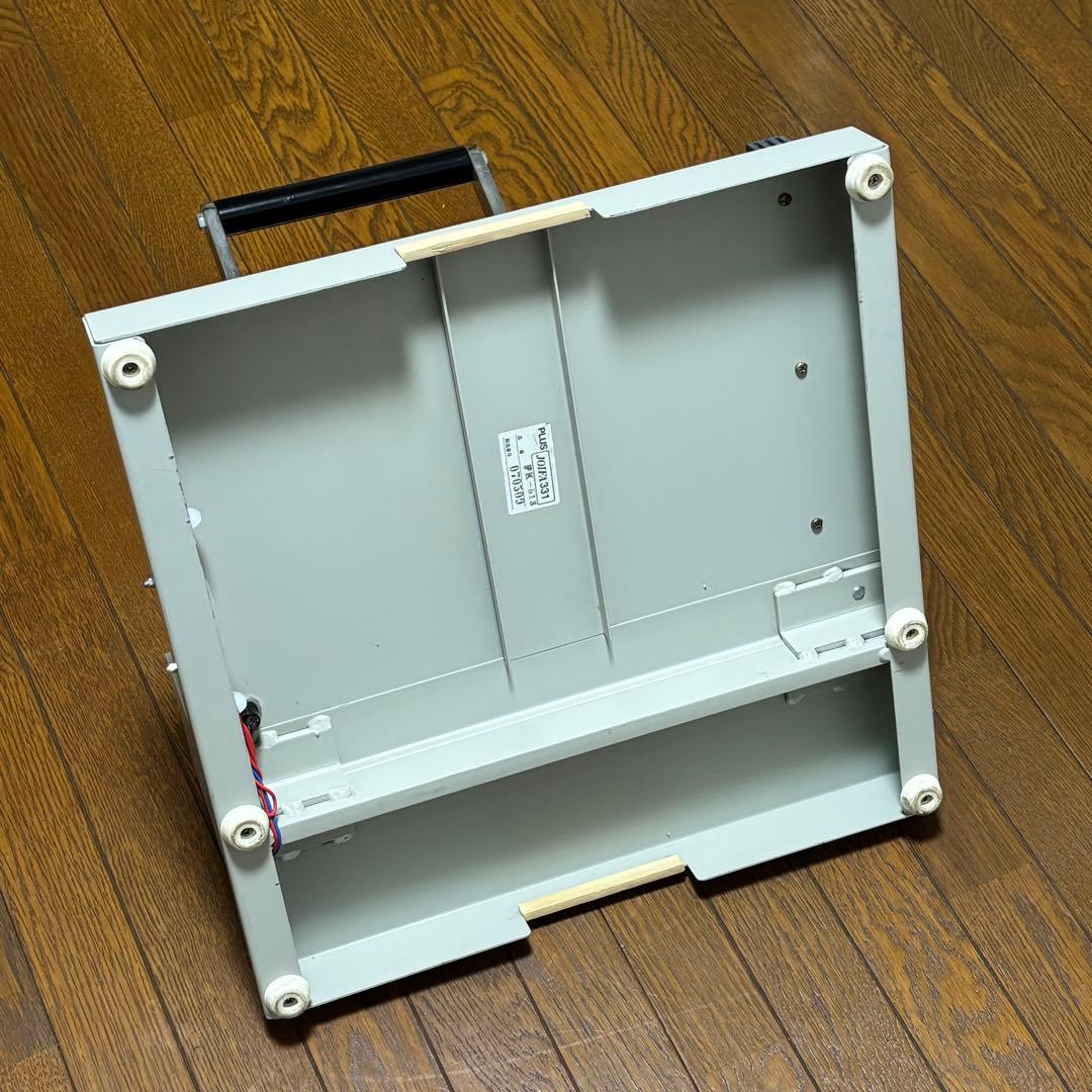 PLUS 手動断裁機　PK-513 動作品　カットライン点灯