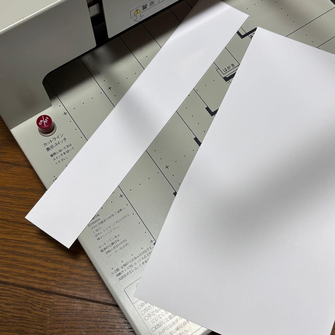 PLUS 手動断裁機　PK-513 動作品　カットライン点灯