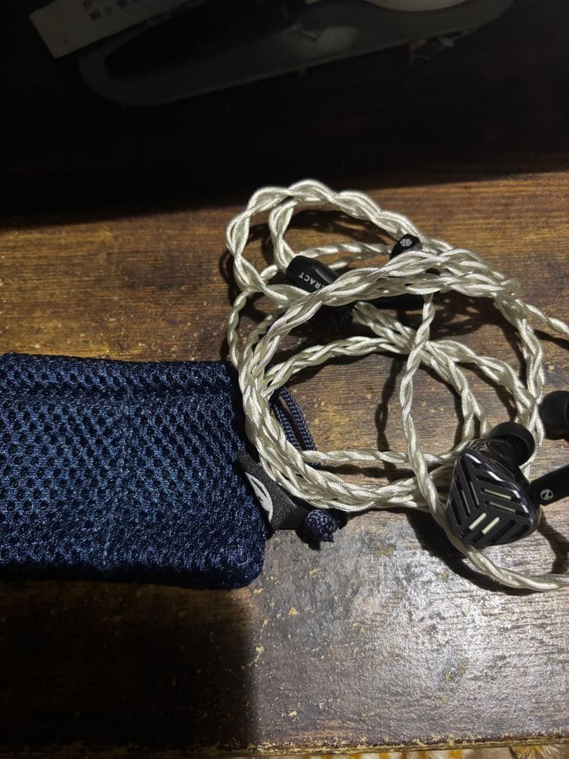 ノスタルジアオーディオ　TERRASTRUCT リケーブル可能イヤホン　美品