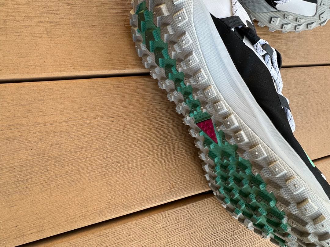 ナイキ NIKE ACG【ほぼ新品】マウンテンフライFLY LOW SE