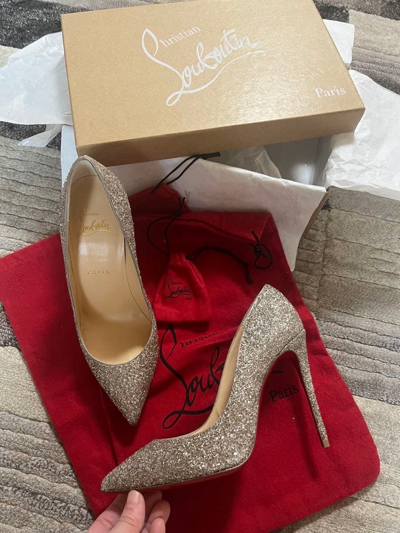 新品Christian Louboutin シルバー　ハイヒール24時間以内発送