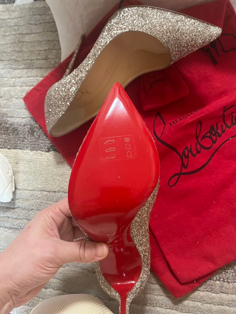 新品Christian Louboutin シルバー　ハイヒール24時間以内発送