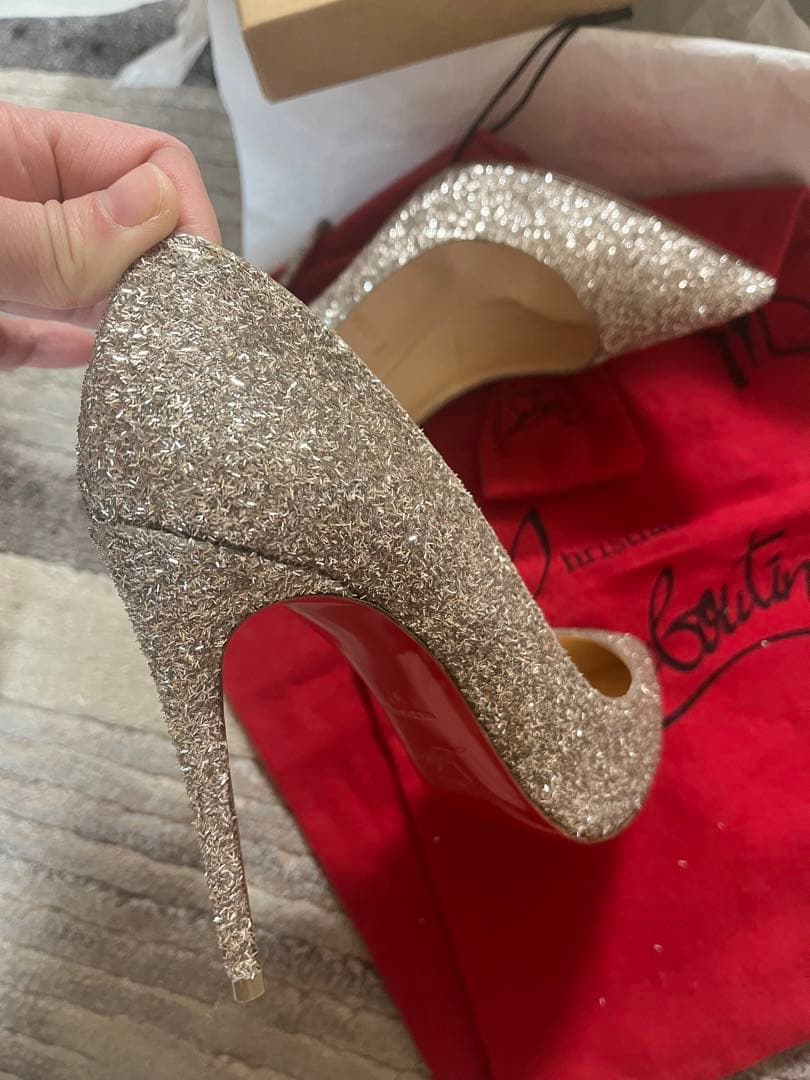 新品Christian Louboutin シルバー　ハイヒール24時間以内発送
