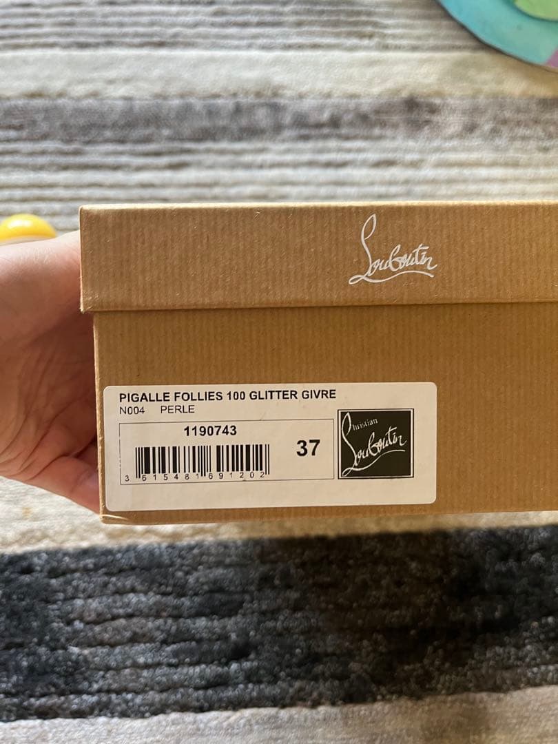 新品Christian Louboutin シルバー　ハイヒール24時間以内発送