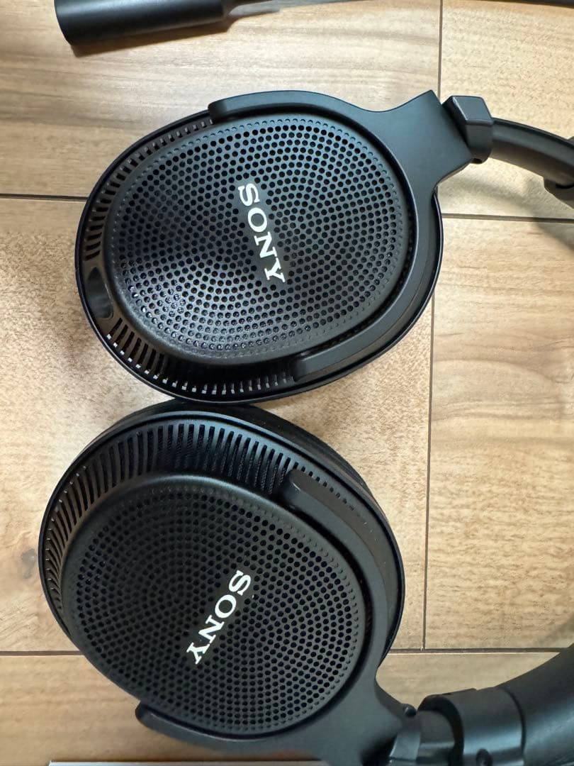 SONY MDR-MV1:背面開放型モニターヘッドホン