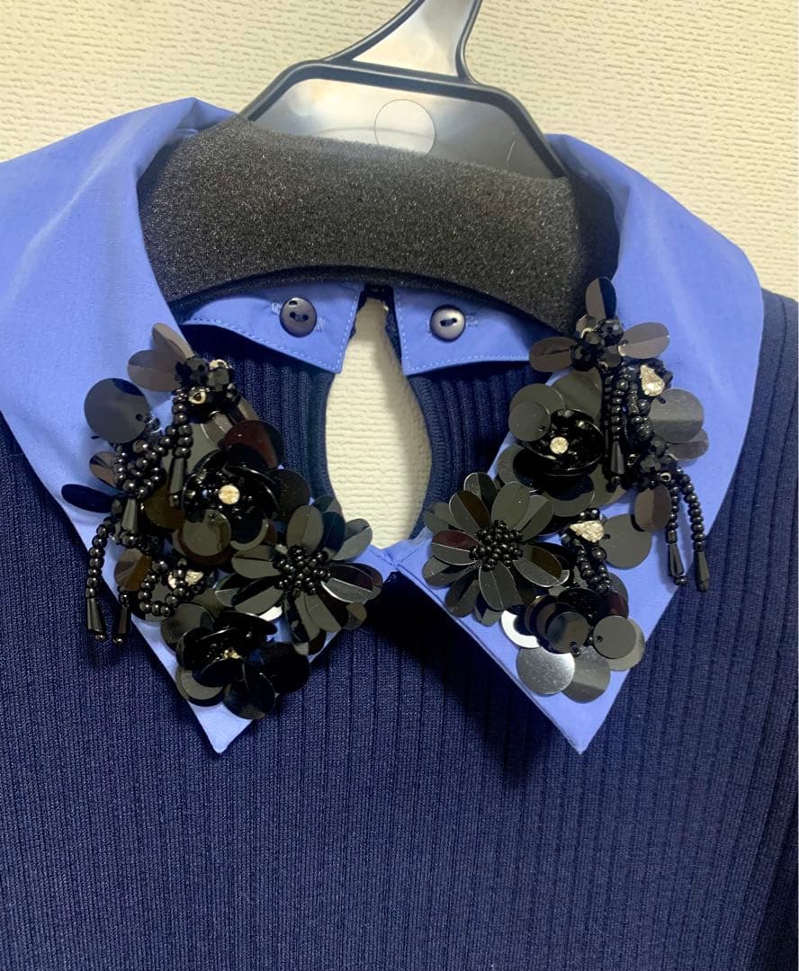 JUSGLITTYビジュー衿リブニット