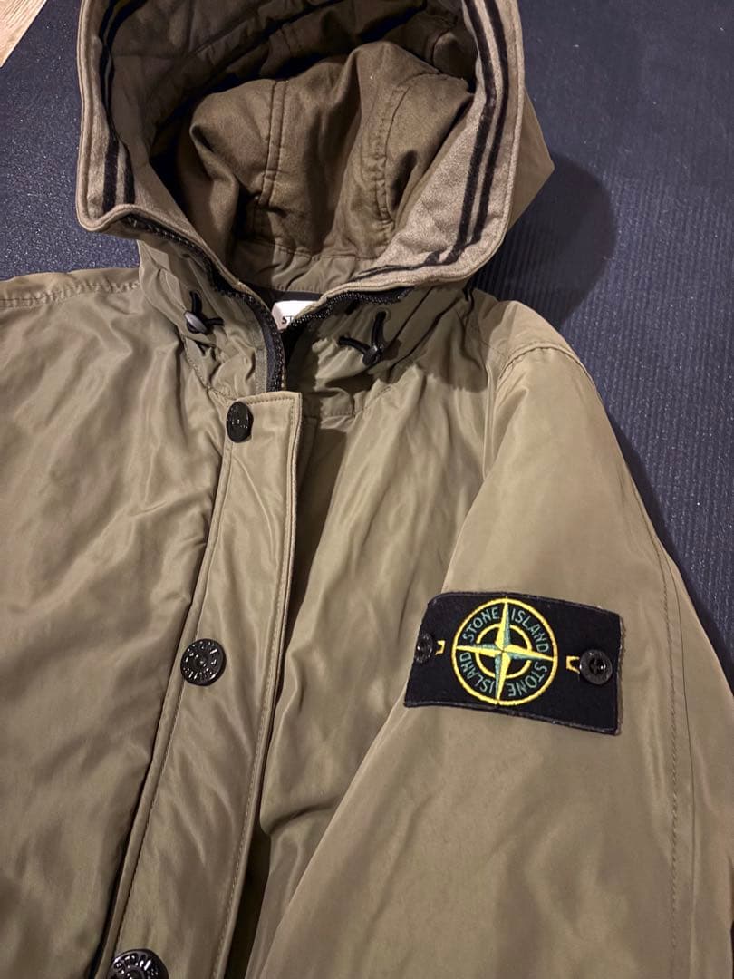 STONEストーンアイランド　プリマロフトジャケットカーキMサイズ