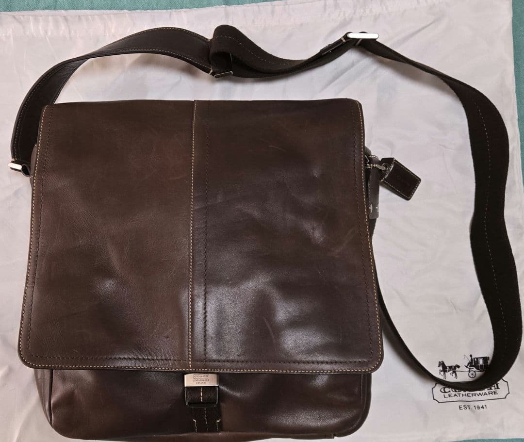 Coach ダークブラウン メッセンジャーバッグ