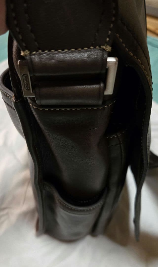 Coach ダークブラウン メッセンジャーバッグ