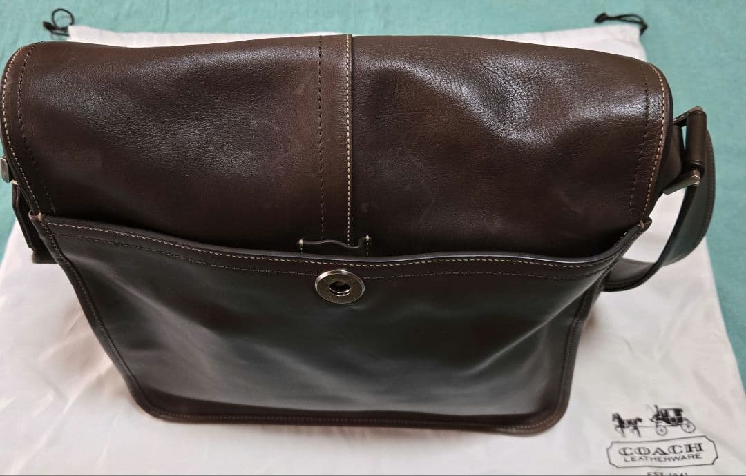 Coach ダークブラウン メッセンジャーバッグ
