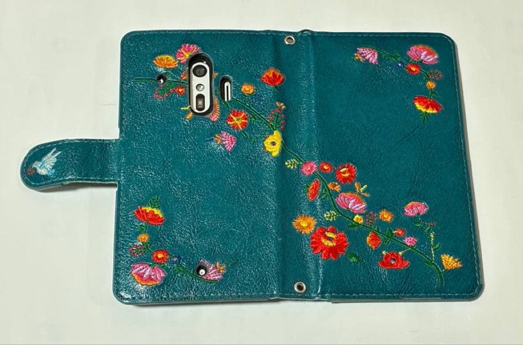 らくらくスマートフォン本体　F-42A