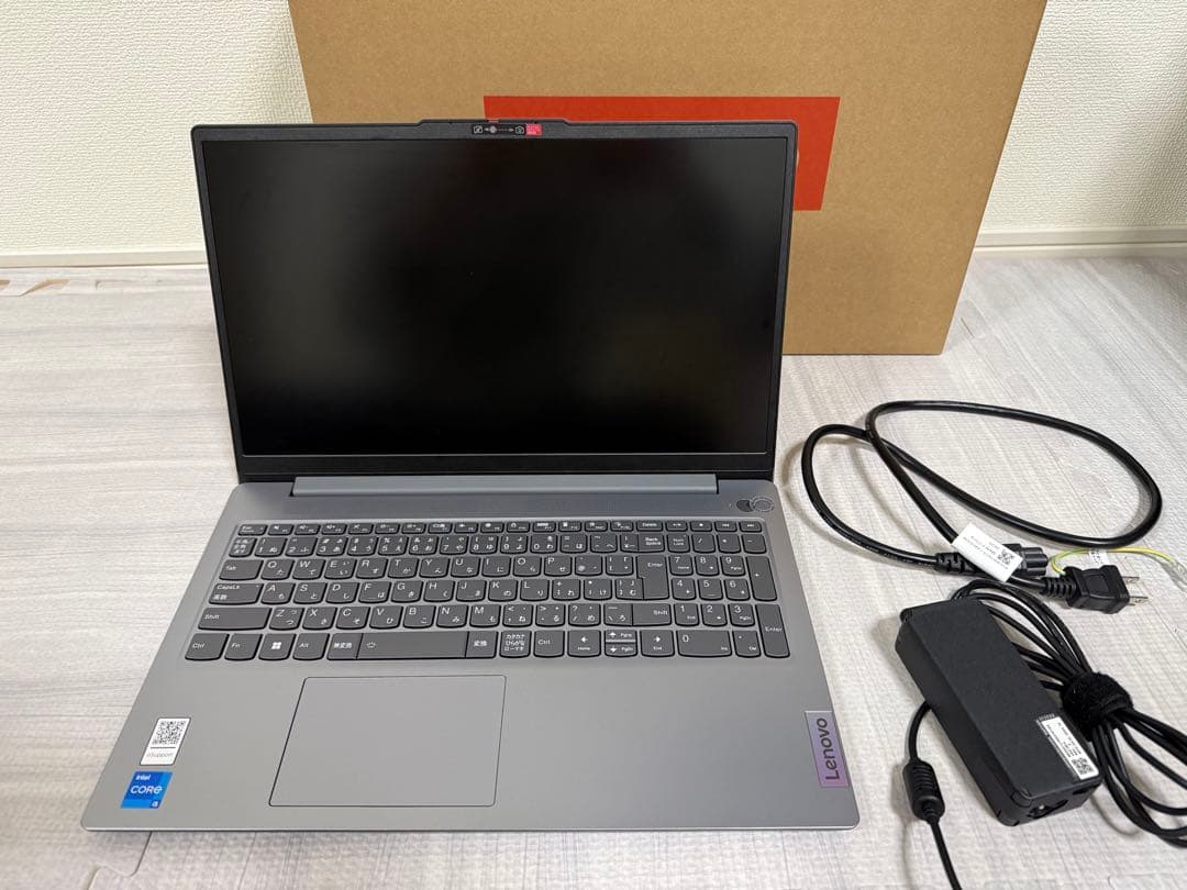 ideapad slim3i gen8 15.6型　512GB(SSD)Aグレー