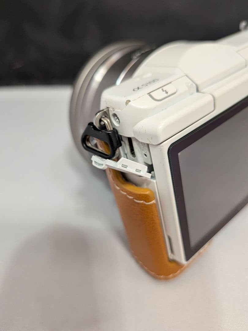 SONY α5100 ホワイト E 16-50mm