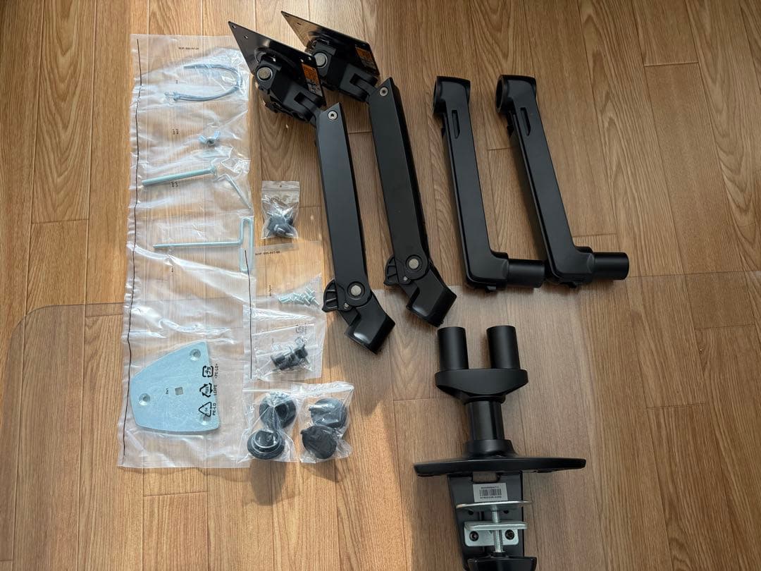 Amazonベーシック モニターアーム デュアル