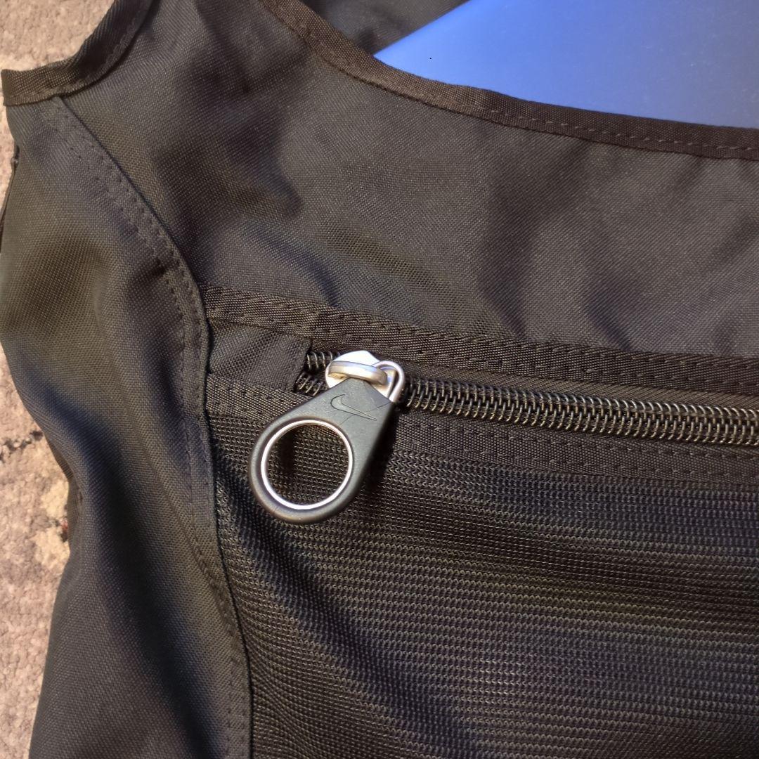 希少 Nike メッセンジャーバッグ 00s　ショルダーバッグ Y2K　刺繍ロゴ