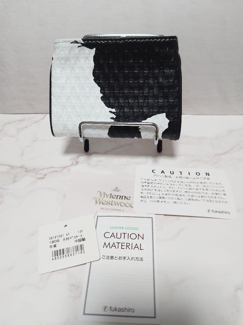 ヴィヴィアンウエストウッド  パスケース モノトーン 未使用
