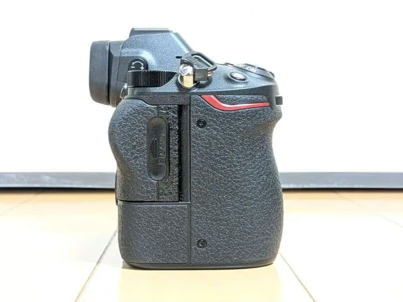 Nikon Z6 ミラーレス一眼 (おまけ付き)