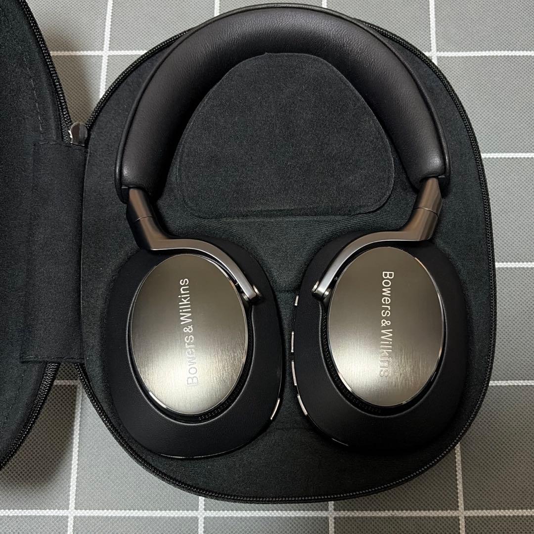 Bowers & Wilkins Px8ワイヤレスヘッドホン